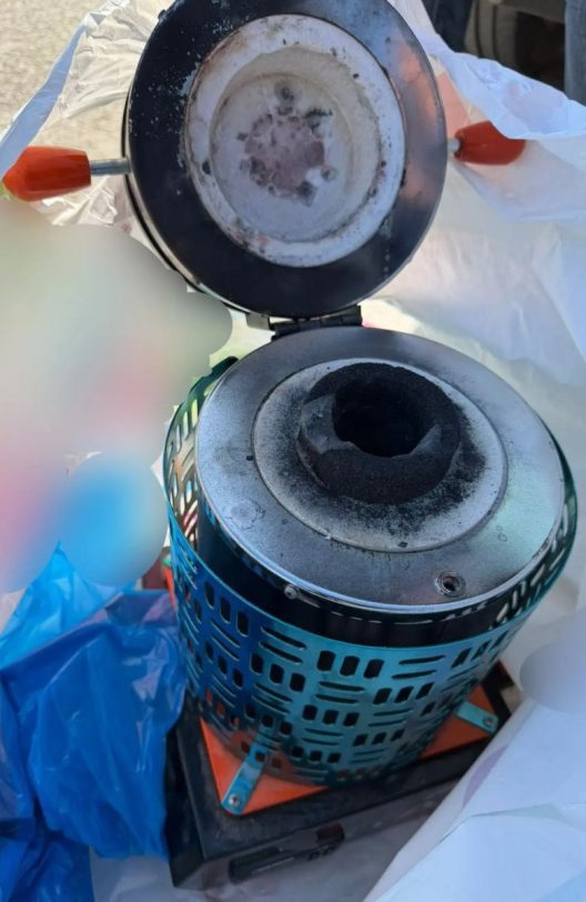 Ζεφύρι: Εντοπίστηκε παράνομο χυτήριο για κλοπιμαία, με συλλήψεις ΦΩΤΟ 30 Ζεφύρι: Εντοπίστηκε παράνομο χυτήριο για κλοπιμαία, με συλλήψεις ΦΩΤΟ