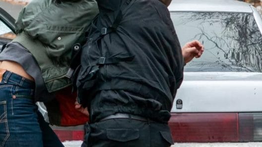 Πλάκωσε 16χρονο στο Αίγιο και τον έστειλε στο νοσοκομείο