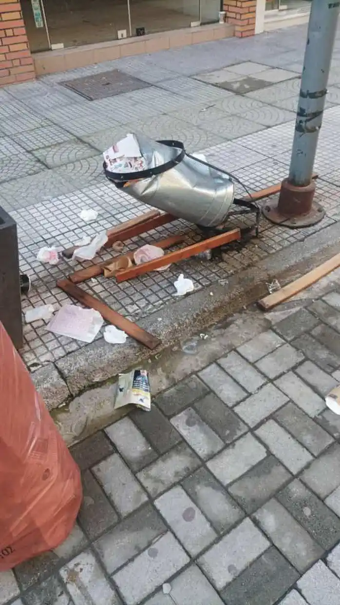 Πάτρα: Στην δικαιοσύνη ο Δήμος για βανδαλισμούς στο κέντρο - Με «βίντεο» των δραστών ΦΩΤΟ