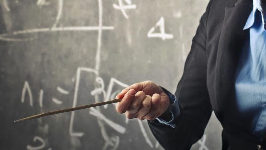 Θεσσαλονίκη: Δάσκαλος καταδικάστηκε για σεξουαλική παρενόχληση μαθήτριας