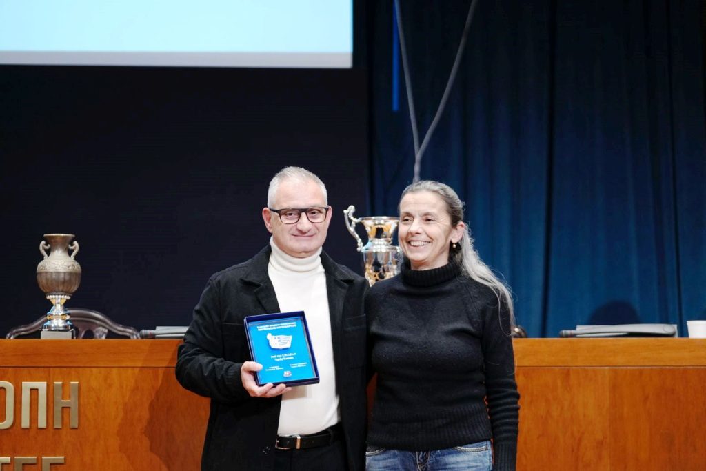 Βράβευση του Δημήτρη Ντεμίρη των Φοινίκων Γλυφάδας Πατρών ΦΩΤΟ