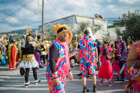 Η ώρα της Καρναβαλικής Αιγείρας με 700 καρναβαλιστές ΦΩΤΟ