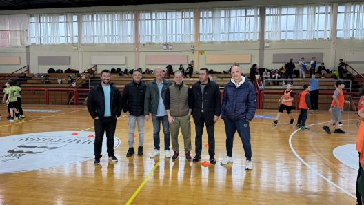 Σχολικές αθλητικές δράσεις με μαθητές που ζωντάνεψαν τα γήπεδα μπάσκετ του Αιγίου ΦΩΤΟ