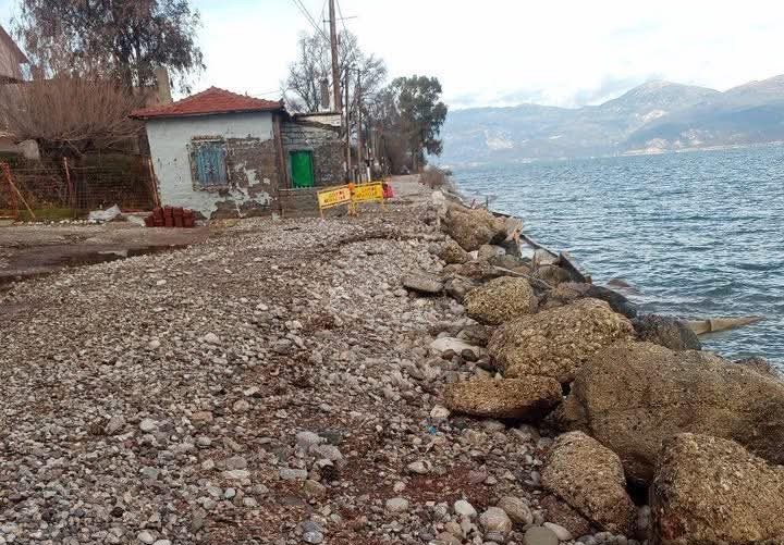 Αχαΐα: «Ξηλώθηκαν» δρόμοι από τη νεροποντή, οι κάτοικοι φοβούνται για τη ζωή τους ΦΩΤΟ 32 Αχαΐα: «Ξηλώθηκαν» δρόμοι από τη νεροποντή, οι κάτοικοι φοβούνται για τη ζωή τους ΦΩΤΟ