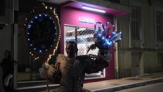 Ονειρική καρναβαλική παρουσία από το Πλήρωμα 43 «Βενετία» με Γόνδολα ΦΩΤΟ