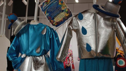 Οι εργαζόμενοι της ΔΕΥΑΠ, στην καρναβαλική παρέλαση με τα… σταγονομπερδέματα ΦΩΤΟ