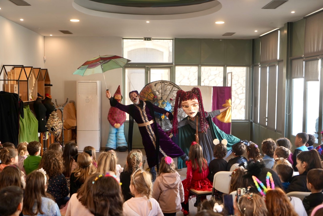 Σε ρυθμό Κεντρικής Καρναβαλούπολης η Πάτρα ΦΩΤΟ