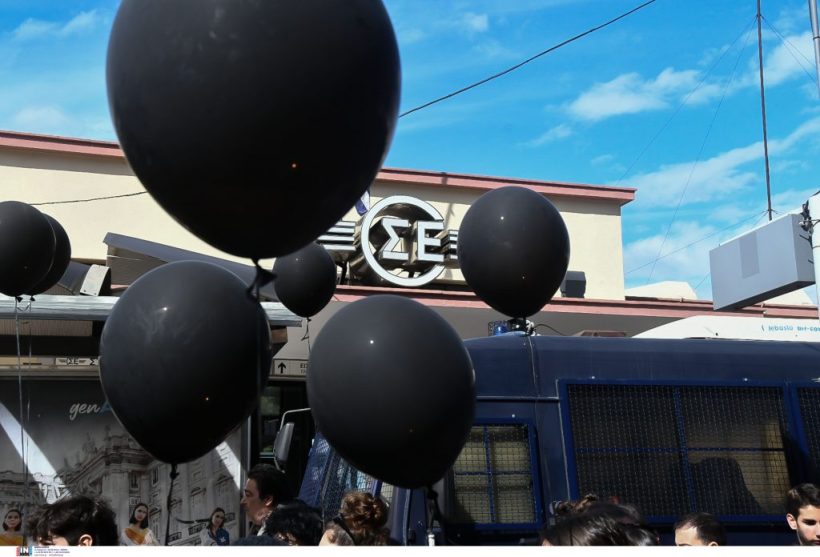 Αχαΐα: Τιμάται η μνήμη των θυμάτων στα Τέμπη - Διαδηλώσεις σε Πάτρα, Αίγιο, Καλάβρυτα, Κλειτορία