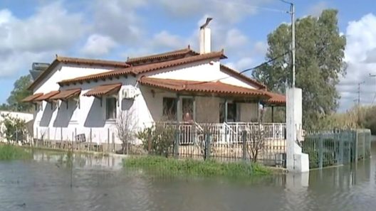 Βαρθολομιό: Καταστροφικές πλημμύρες στο λόγω αποσυμφόρησης φράγματος ΦΩΤΟ