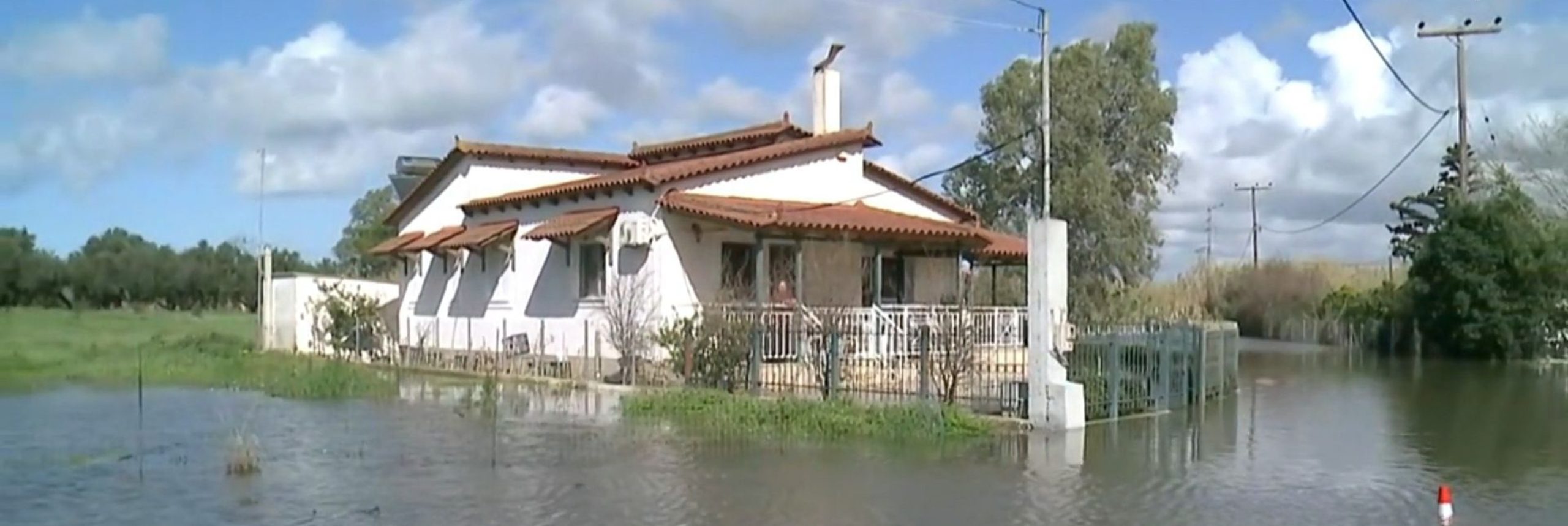 Βαρθολομιό: Καταστροφικές πλημμύρες στο  λόγω αποσυμφόρησης φράγματος ΦΩΤΟ