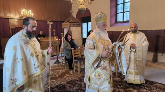 Στο ναό Αγίων Θεοδώρων Μεσορρουγίου Ακράτας ο Μητροπολίτης Ιερώνυμος