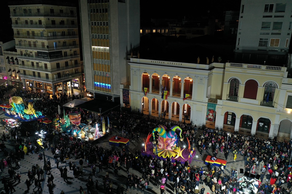 Όλη η Πάτρα στα...άρματα! ΦΩΤΟ