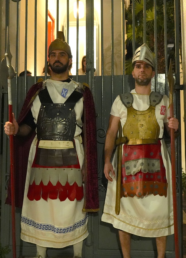 «Ταξίδεψαν» στην Αρχαία Ρωμαϊκή Πάτρα με το Καρναβάλι ΦΩΤΟ