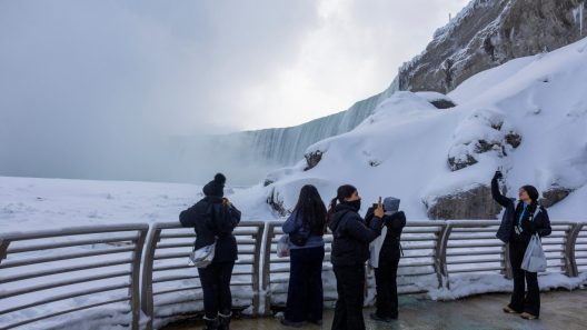 Καναδάς: Πάγωσαν οι Καταρράκτες του Νιαγάρα ΒΙΝΤΕΟ ΦΩΤΟ
