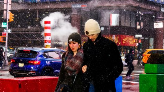 Νέα Υόρκη: Απαγόρευση κυκλοφορίας λόγω σφοδρής χιονόπτωσης