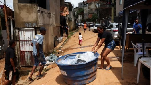 Βραζιλία: Δεκάδες νεκροί από κατολισθήσεις, πολλοί οι αγνοούμενοι - Σπίτια θάφτηκαν στην λάσπη