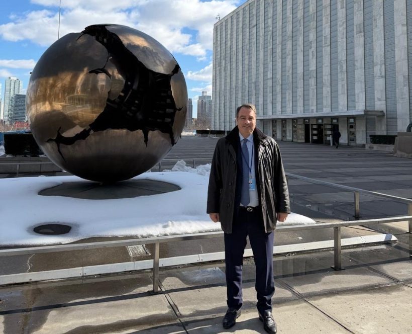 Ο Ναυπάκτιος Θ. Παπαθανάσης στη Νέα Υόρκη για την Ελληνική Γλώσσα ΦΩΤΟ