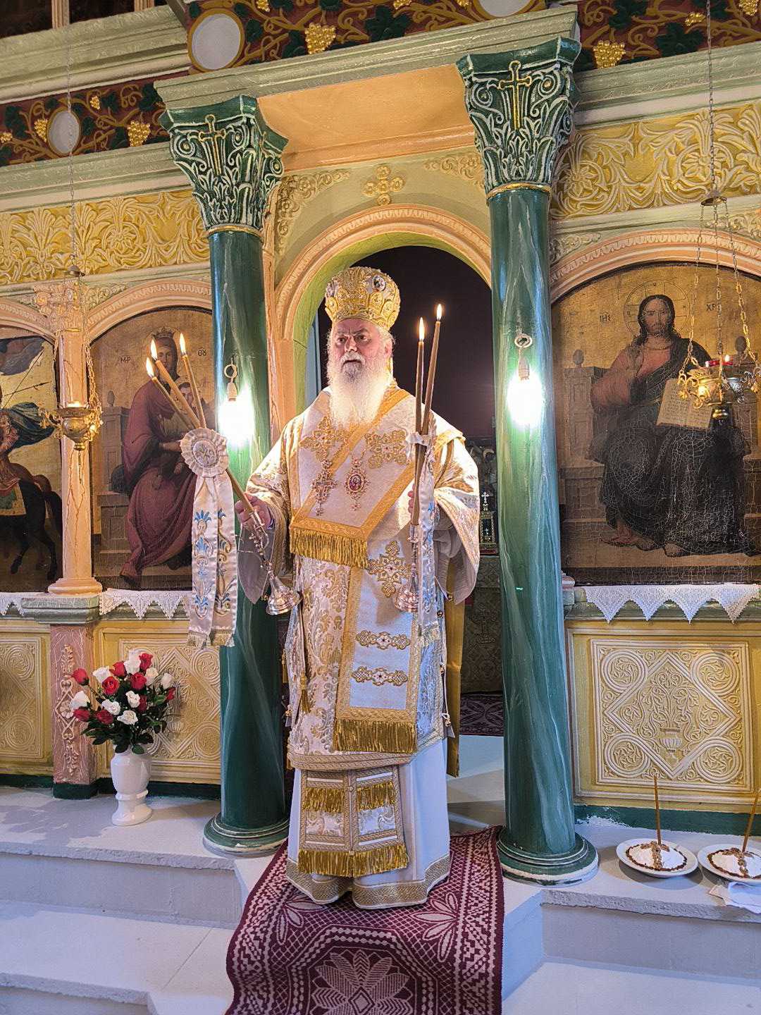 Στο ναό Αγίων Θεοδώρων Μεσορρουγίου Ακράτας ο Μητροπολίτης Ιερώνυμος