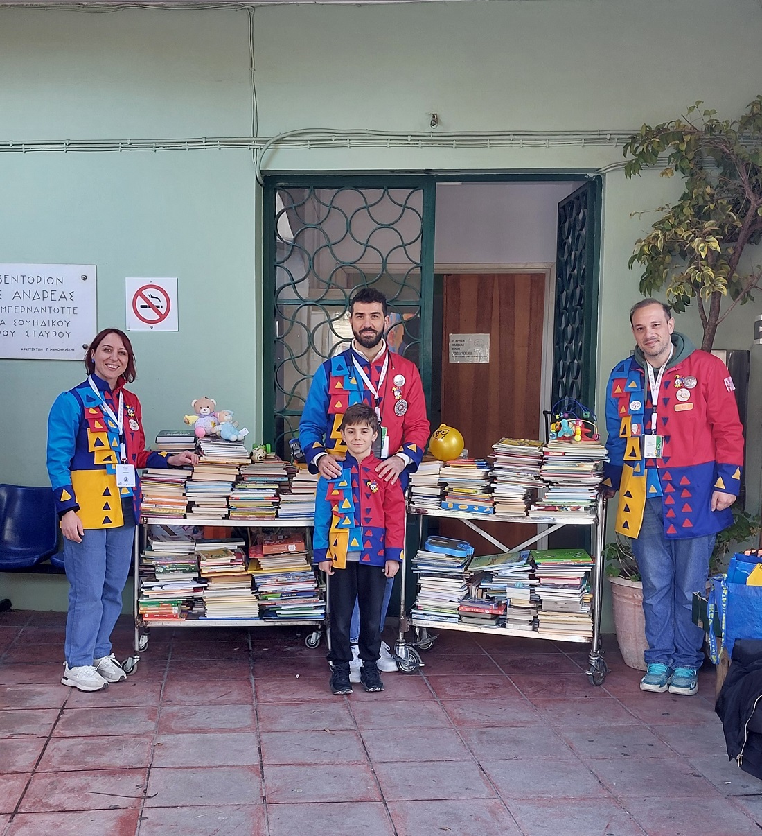 Καρναβαλικά «παραμύθια» με 370 παιδικά βιβλία στο Καραμανδάνειο ΦΩΤΟ