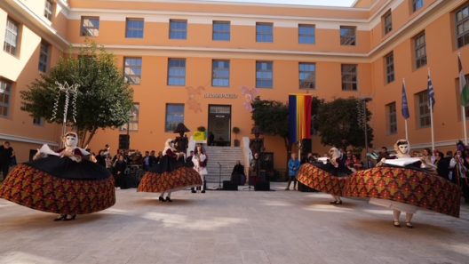 «Πλημμύρισε» παραδοσιακές φορεσιές και δρώμενα η πρωτεύουσα του Καρναβαλιού ΦΩΤΟΡΕΠΟΡΤΑΖ