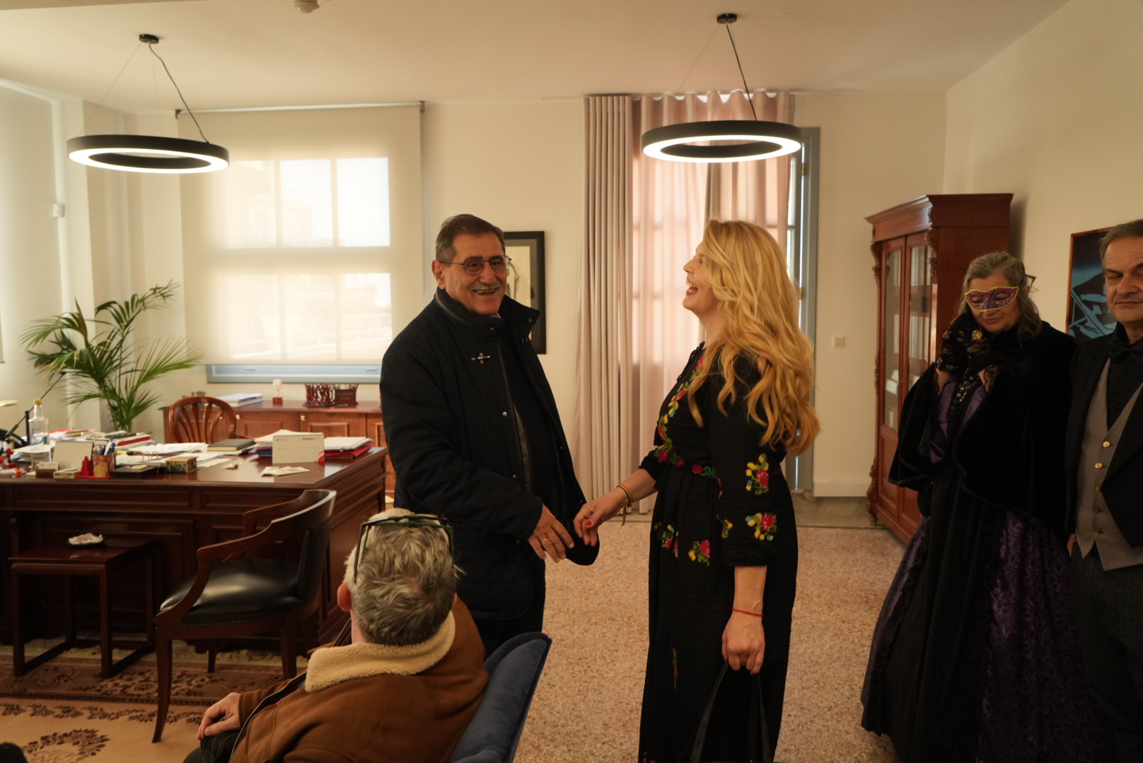 «Πλημμύρισε» παραδοσιακές φορεσιές και δρώμενα η πρωτεύουσα του Καρναβαλιού ΦΩΤΟΡΕΠΟΡΤΑΖ 67 «Πλημμύρισε» παραδοσιακές φορεσιές και δρώμενα η πρωτεύουσα του Καρναβαλιού ΦΩΤΟΡΕΠΟΡΤΑΖ