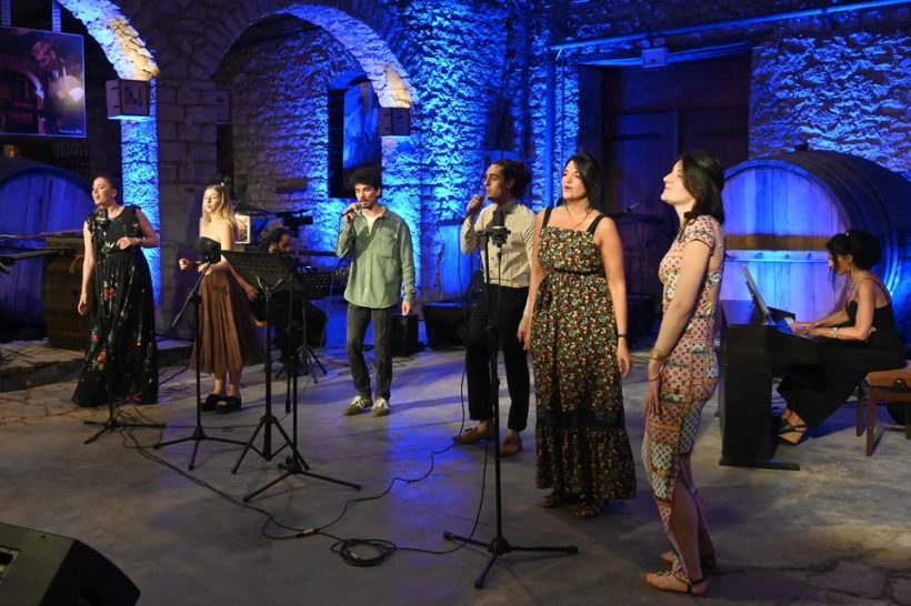 Τραγούδια της 10ετίας '50-60 από την Πολυφωνική Πατρών 24 Τραγούδια της 10ετίας '50-60 από την Πολυφωνική Πατρών