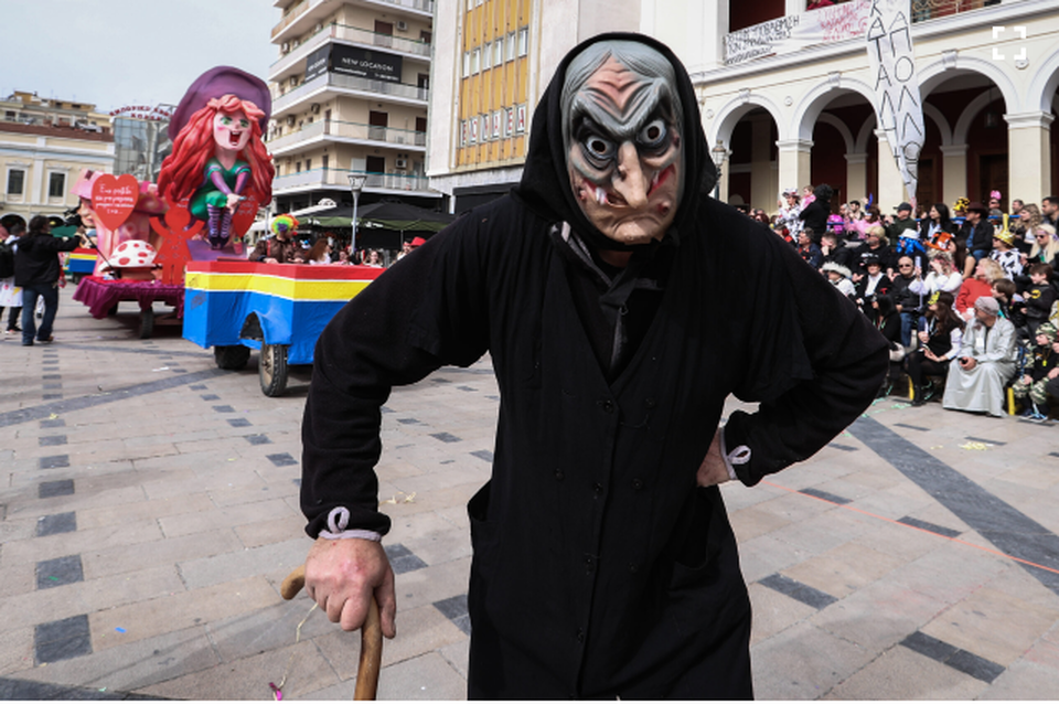 Πάτρα: «Σάρωμα» της ΑΑΔΕ σε γκρουπ και καταστήματα για φοροδιαφυγή  – «Ντου» από μεταμφιεσμένους ελεγκτές!