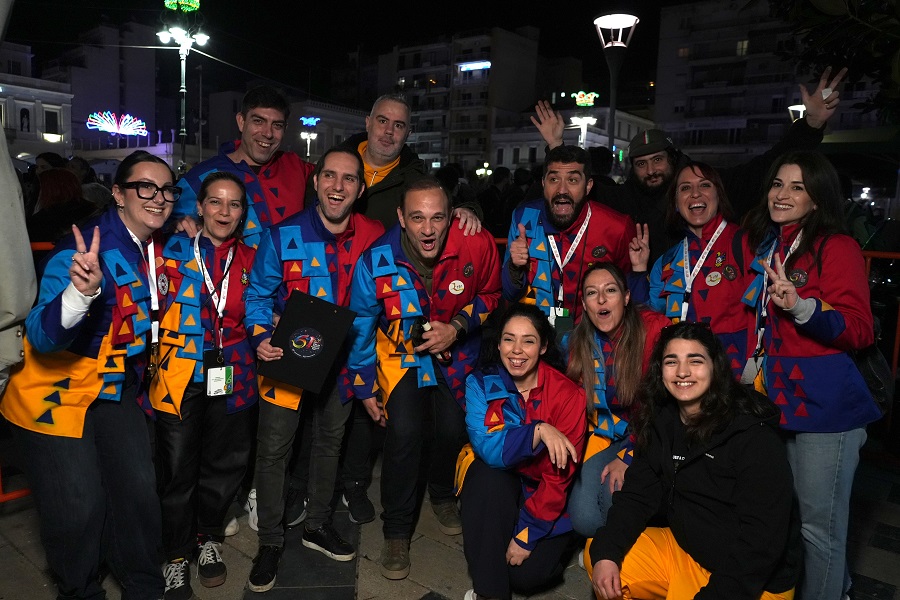 Το «Ακούσατε, ακούσατε» ξεσήκωσε όλη την Πάτρα ΦΩΤΟ