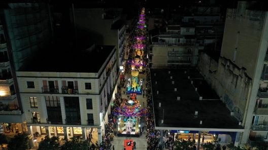 Όλη η Πάτρα στα...άρματα! ΦΩΤΟ