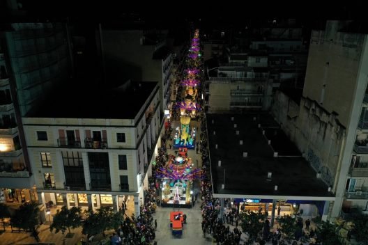 Όλη η Πάτρα στα...άρματα! ΦΩΤΟ