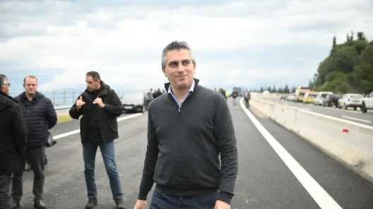 Aχαΐα: Ο Υπουργός Υποδομών Χρ. Δήμας στον οδικό άξονα «Κόρινθος – Πάτρα» για τα αντιπλημμυρικά έργα