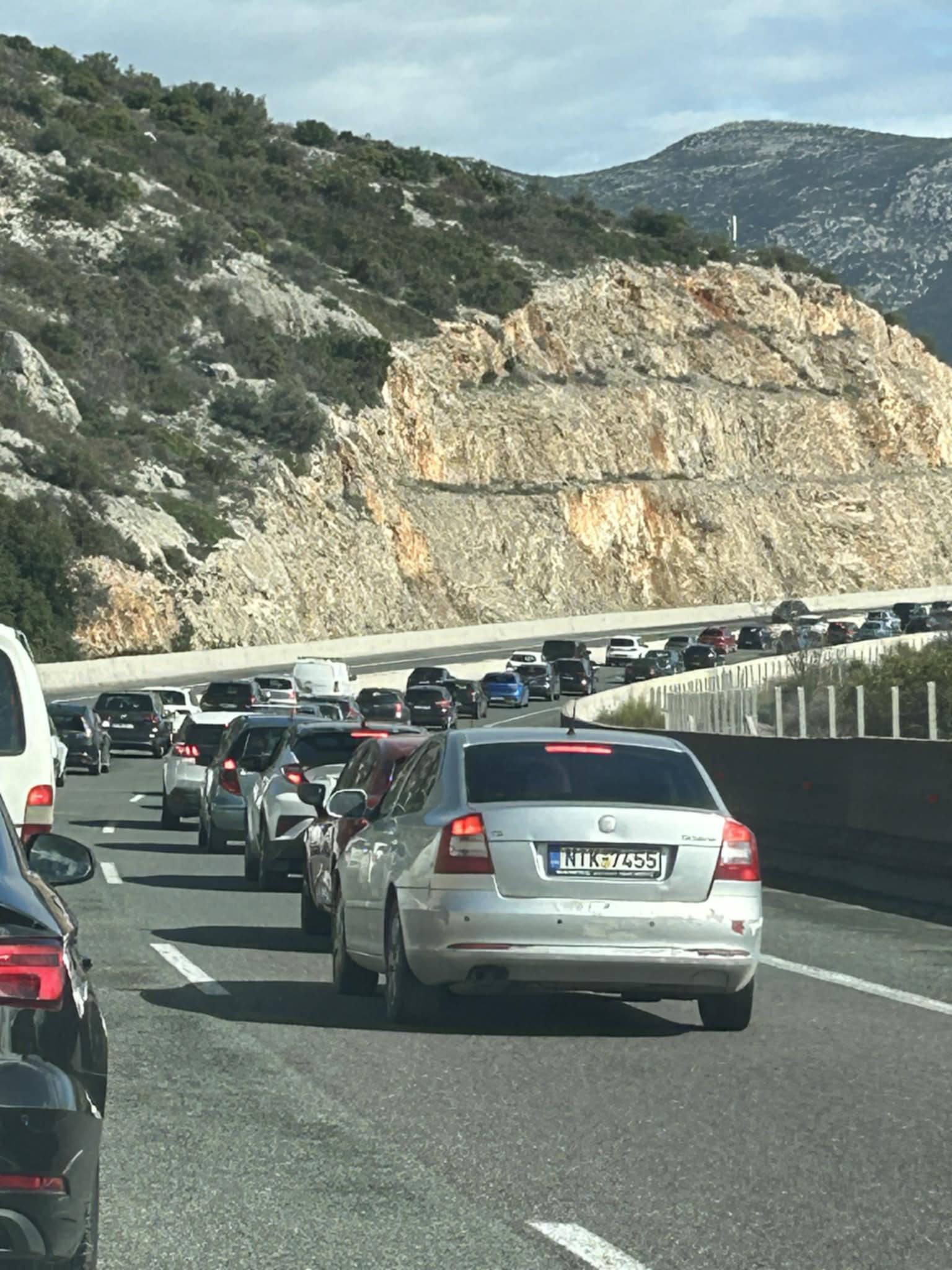 Πάτρα: Κάθοδος χιλιάδων επισκεπτών για το Καρναβάλι - Πάνω από 200 λεωφορεία - Μειωμένη η κίνηση στα ΙΧ ΦΩΤΟ 25 Πάτρα: Κάθοδος χιλιάδων επισκεπτών για το Καρναβάλι - Πάνω από 200 λεωφορεία - Μειωμένη η κίνηση στα ΙΧ ΦΩΤΟ