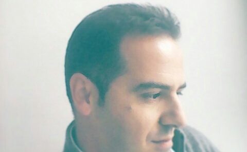 «Η υποκρισία με πολιτικό κοστούμι»