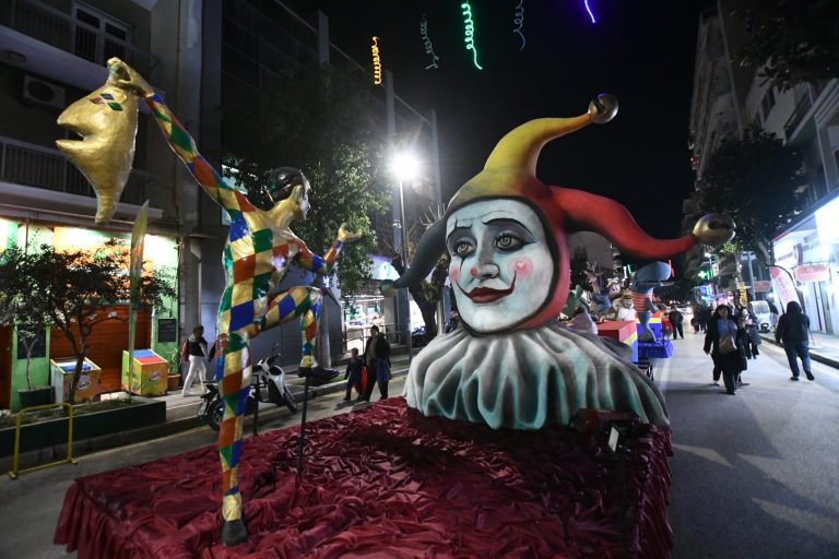 Πάτρα: Ρομποτική και εφέ φέτος στα άρματα - Το Πανεπιστήμιο έδειξε το μέλλον με σεβασμό στην παράδοση ΦΩΤΟ