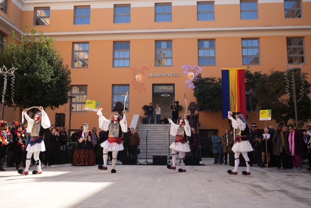 «Πλημμύρισε» παραδοσιακές φορεσιές και δρώμενα η πρωτεύουσα του Καρναβαλιού ΦΩΤΟΡΕΠΟΡΤΑΖ 50 «Πλημμύρισε» παραδοσιακές φορεσιές και δρώμενα η πρωτεύουσα του Καρναβαλιού ΦΩΤΟΡΕΠΟΡΤΑΖ