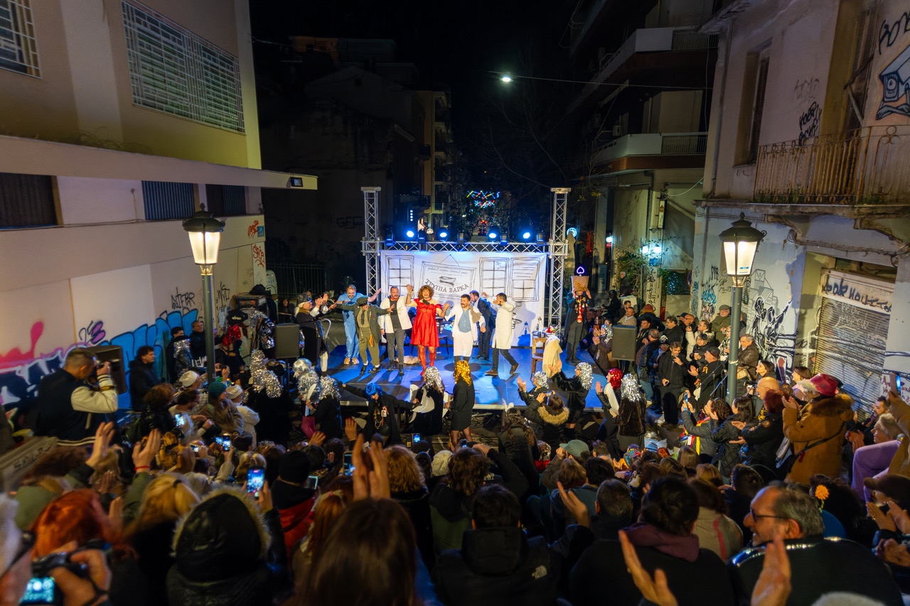 Ο θίασος «VARATE» βάρεσε με την τραγοδία «ΜΥΔΙΑ», στην Πάτρα ΦΩΤΟ