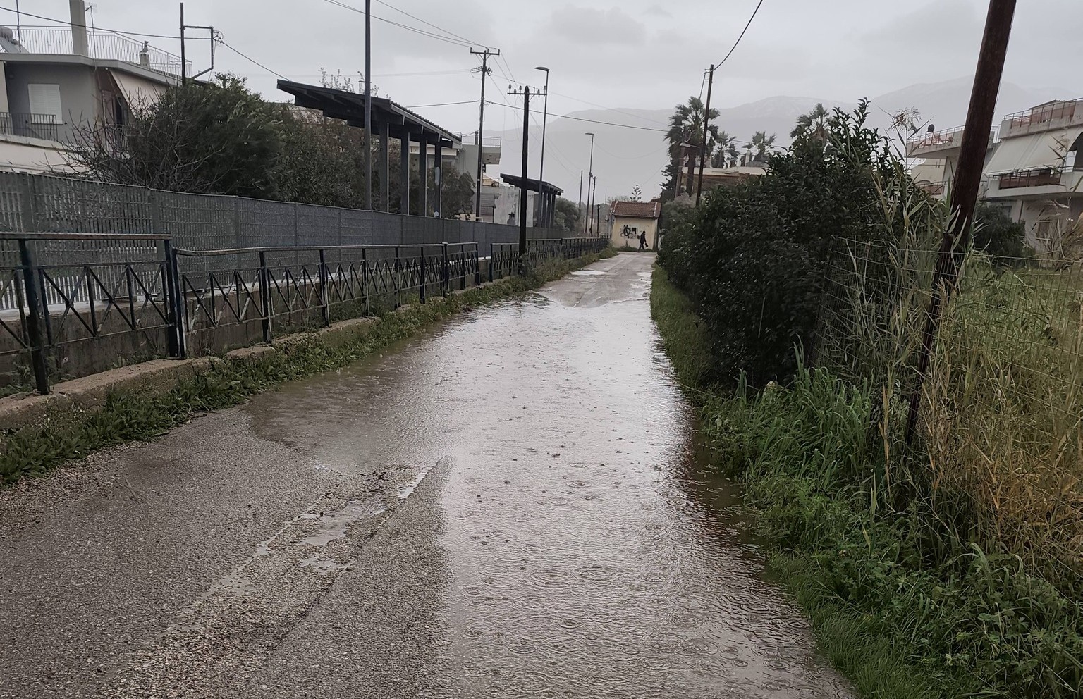 Παραλία Πατρών: Πεζόδρομος, έγινε δρόμος και τελικά…«Μαρίνα»!