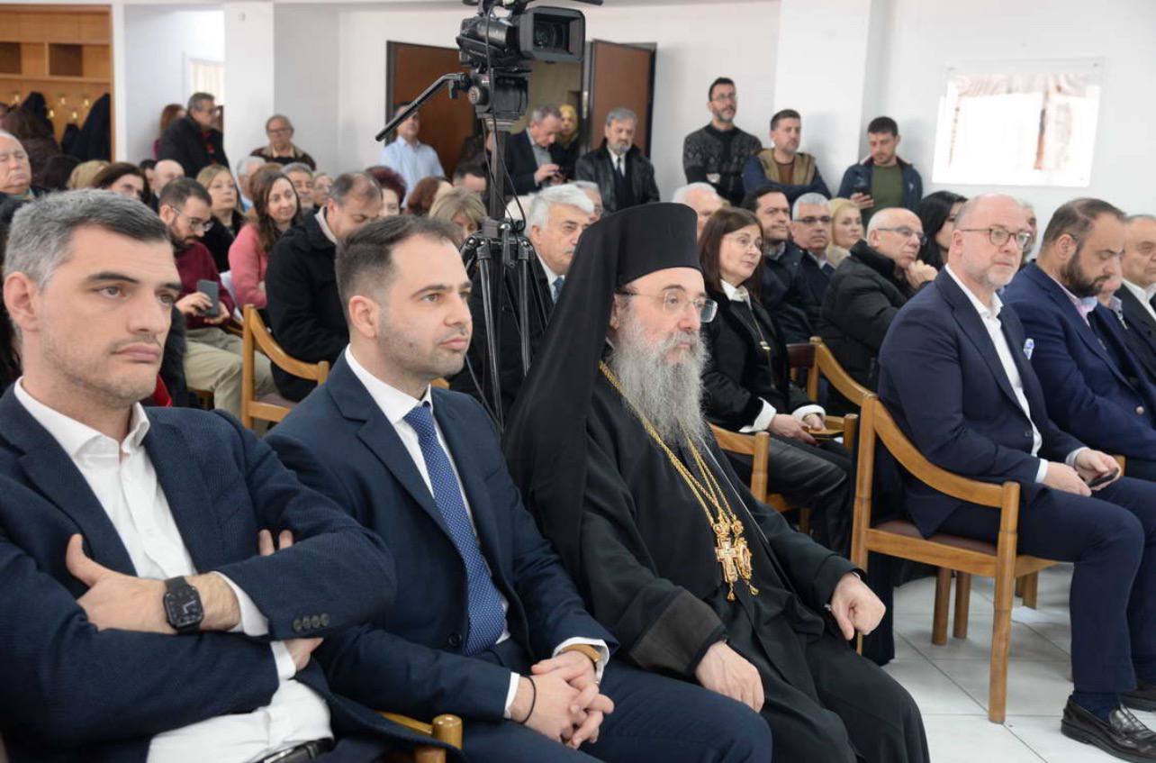 Οι Αρκάδες της Πάτρας υποδέχτηκαν το 2016 με υπουργικό χαιρετισμό ΦΩΤΟ