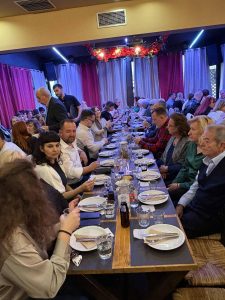 Οι απανταχού Τουρλαδαίοι των Καλαβρύτων σε μουσικοχορευτικό γλέντι, με Γωγώ Τσαμπα ΦΩΤΟ