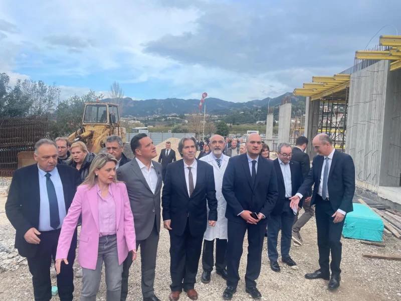 Πάτρα: Ο Αδωνις Γεωργιάδης στα Νοσοκομεία, «βελτιωμένη η κατάσταση» ΦΩΤΟ 34 Πάτρα: Ο Αδωνις Γεωργιάδης στα Νοσοκομεία, «βελτιωμένη η κατάσταση» ΦΩΤΟ