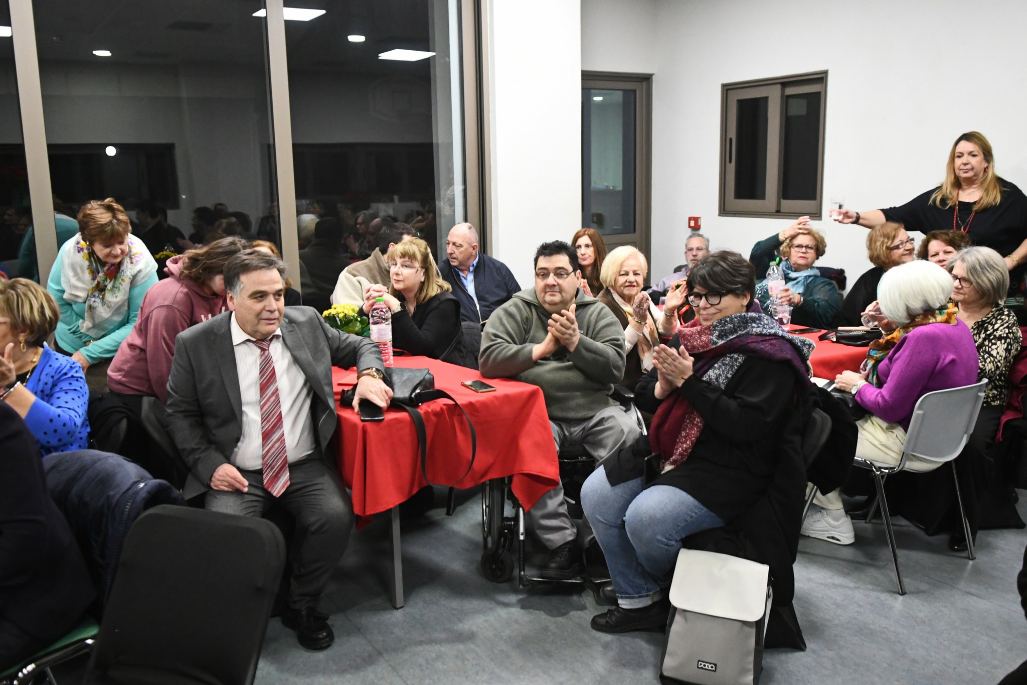 Ανθρώπινη σύμπραξη μετά μουσικής για τους «Μαχητές» της Πάτρας ΦΩΤΟ 31 Ανθρώπινη σύμπραξη μετά μουσικής για τους «Μαχητές» της Πάτρας ΦΩΤΟ