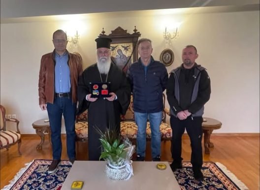 Ο Αθηνόδωρος ο Αιγιεύς στον Δεσπότη με μετάλλια του Ημιμαραθωνίου 