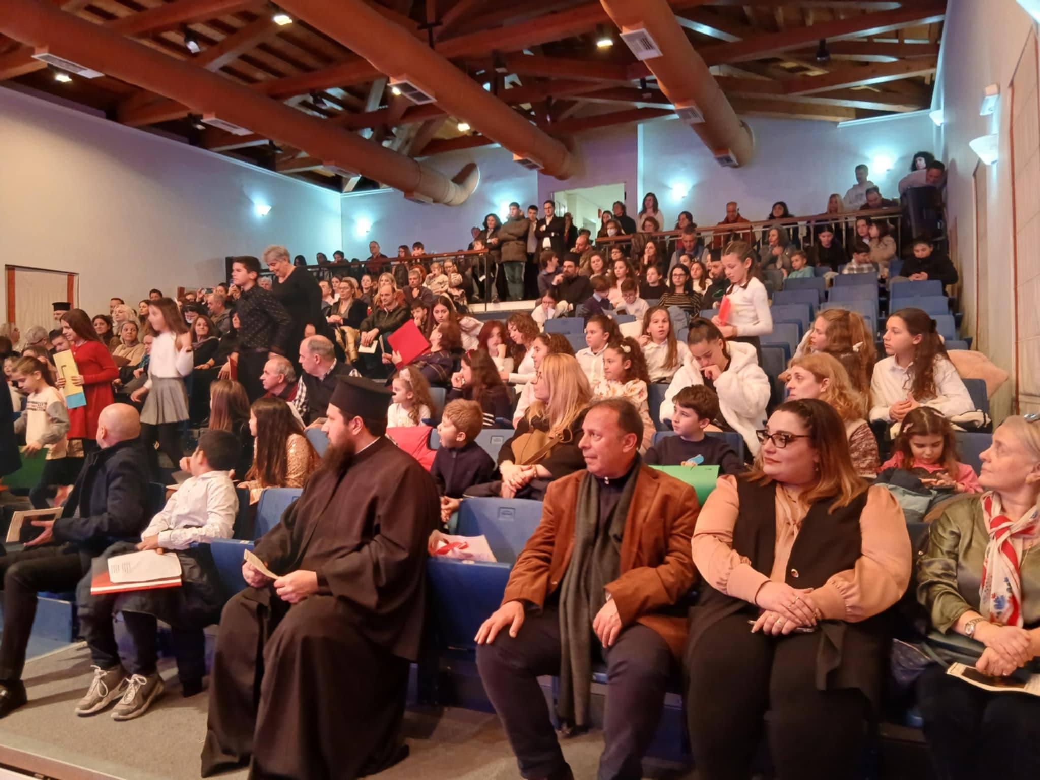 Η γιορτή της Μητέρας, με παιδιά και φωνές της τοπικής Εκκλησίας του Αιγίου ΦΩΤΟ