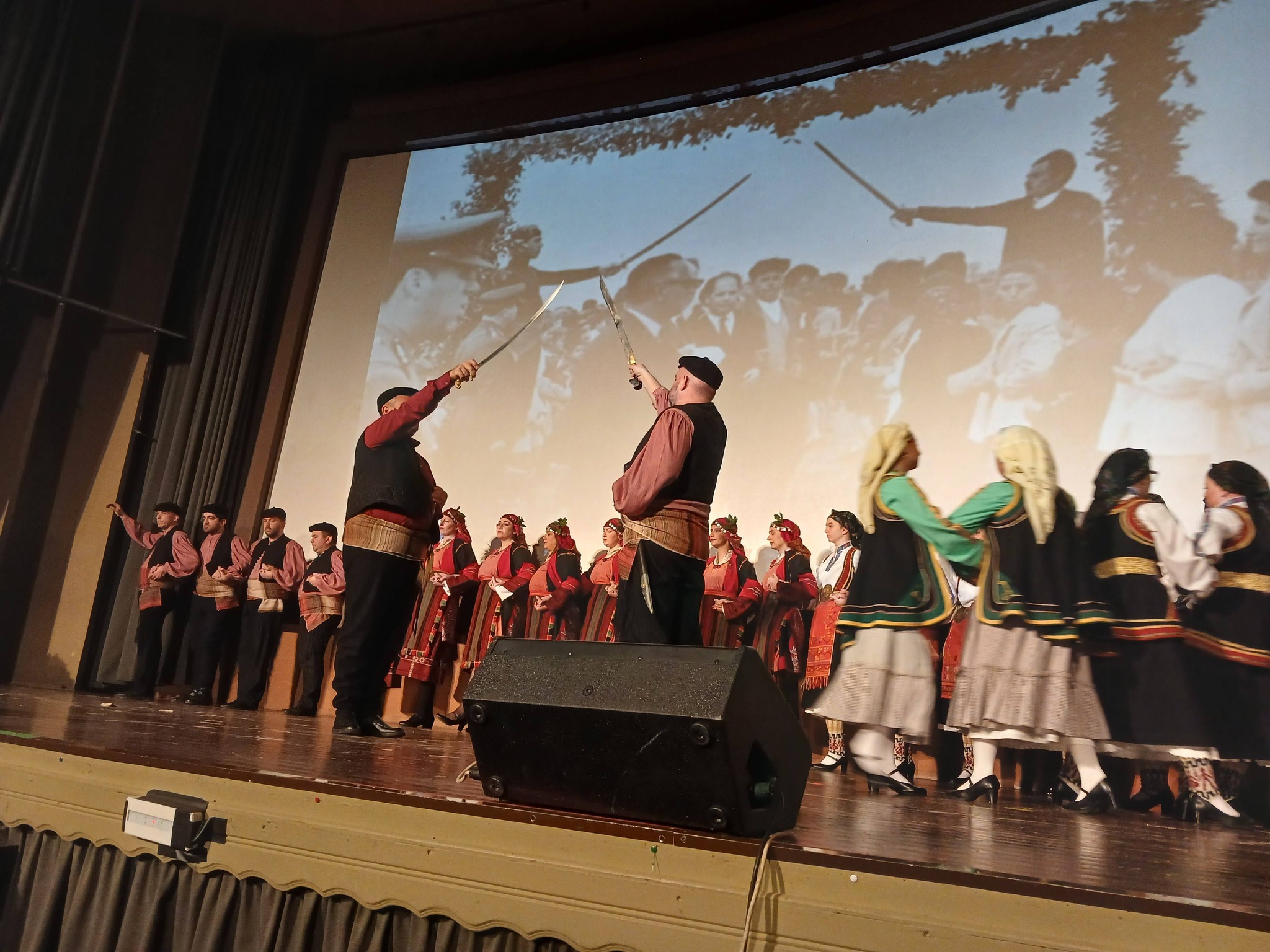 Διαχρονικός πυλώνας Πολιτισμού και παράδοσης ο Χορευτικός Αιγίου, με «άρωμα» Μεσολογγίου ΦΩΤΟ 28 Διαχρονικός πυλώνας Πολιτισμού και παράδοσης ο Χορευτικός Αιγίου, με «άρωμα» Μεσολογγίου ΦΩΤΟ