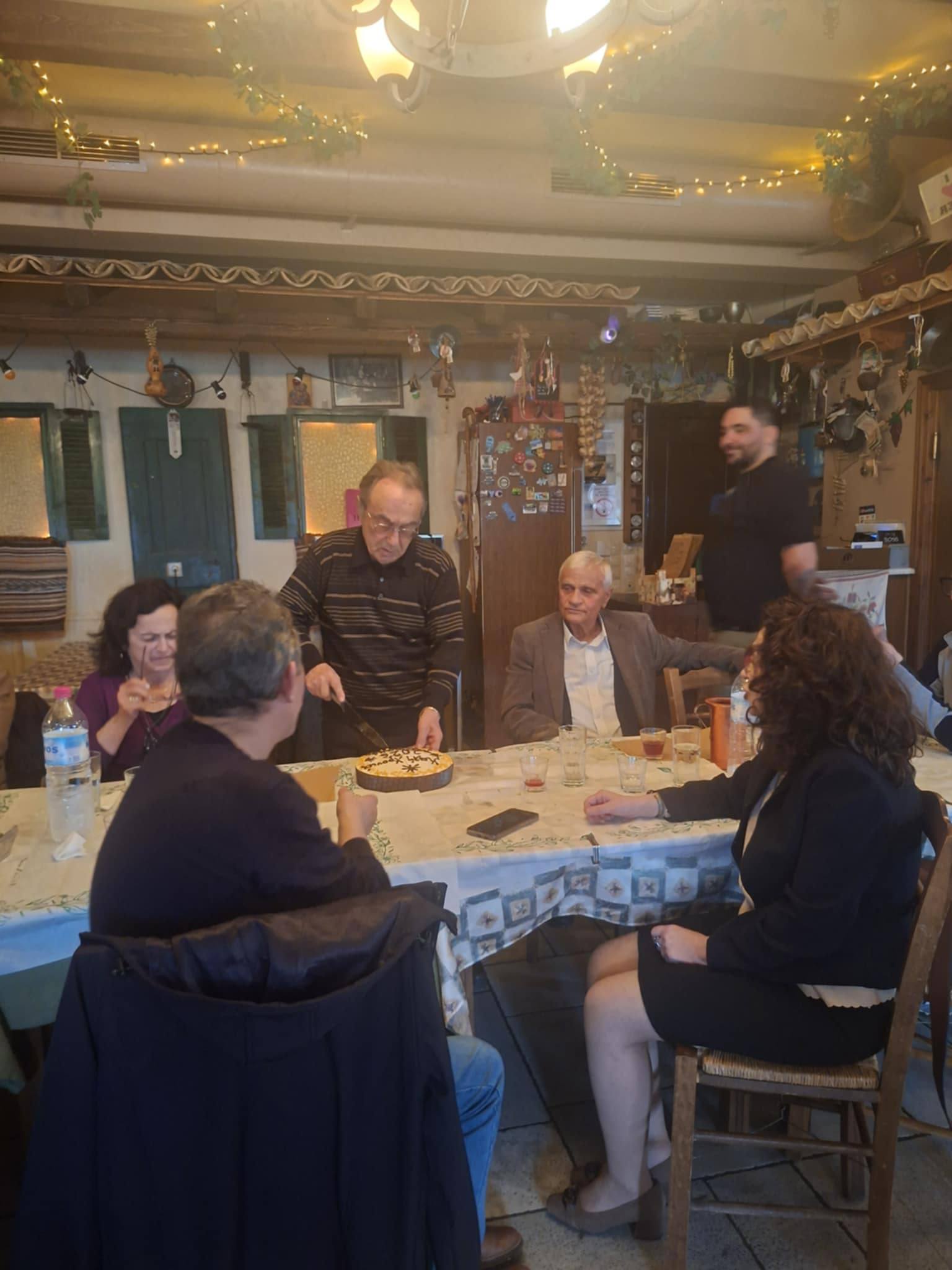 Ευλογία και κεράσματα στην Κουλούρα Αιγίου - Το φλουρί στον Κοινοτάρχη ΦΩΤΟ 30 Ευλογία και κεράσματα στην Κουλούρα Αιγίου - Το φλουρί στον Κοινοτάρχη ΦΩΤΟ
