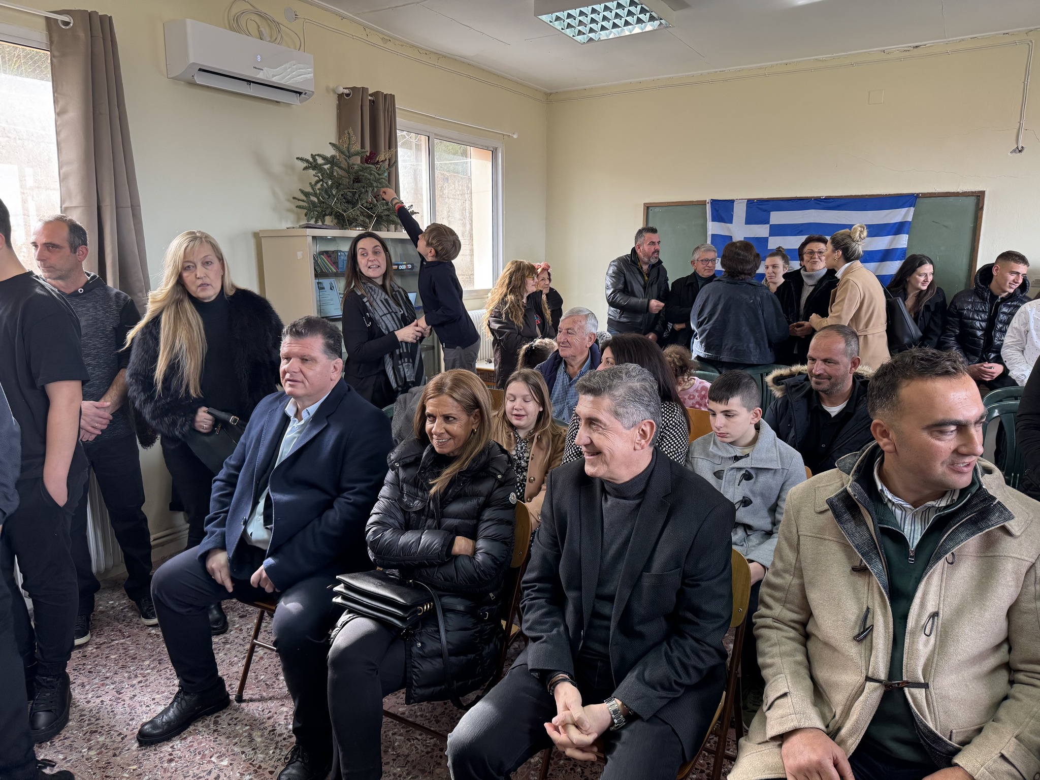 Εκλεψαν την παράσταση οι μικροί χορευτές της Μιτόπολης ΦΩΤΟ 30 Εκλεψαν την παράσταση οι μικροί χορευτές της Μιτόπολης ΦΩΤΟ