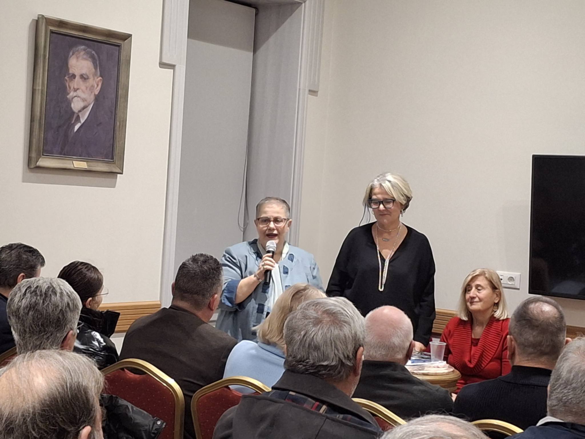 «Οι πύλες των ονείρων» της Ακρατινής Κωνσταντίνας Κιζήλου, στην Πάτρα ΦΩΤΟ 24 «Οι πύλες των ονείρων» της Ακρατινής Κωνσταντίνας Κιζήλου, στην Πάτρα ΦΩΤΟ