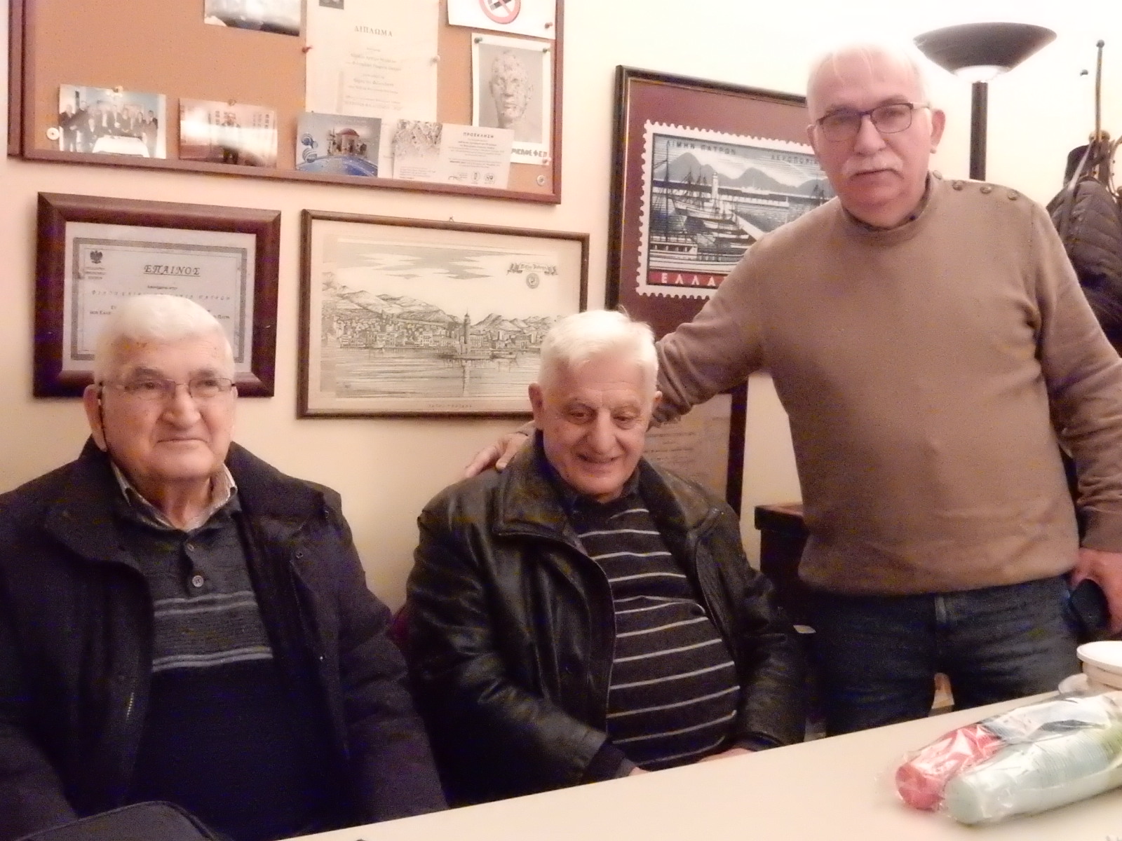 Η πίτα της Φιλοτελικής Πατρών, με συλλεκτικό αναμνηστικό ΦΩΤΟ