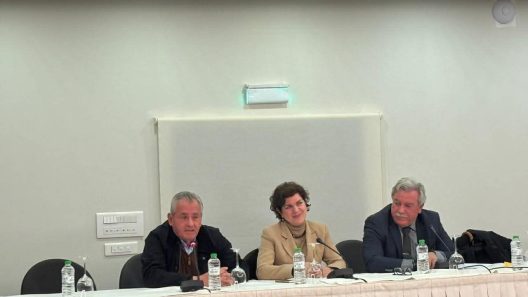 Πολυπληθής κοπή πίτας της Παράταξης Κανελλόπουλου στα Καλάβρυτα ΦΩΤΟ