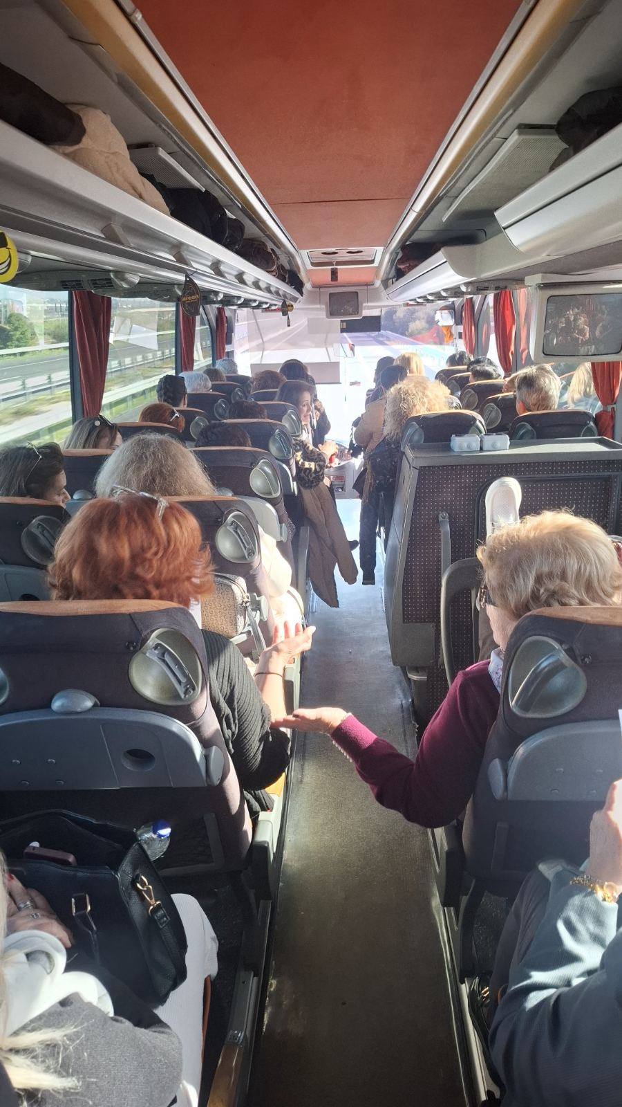 Η εκδρομή του Πολιτιστικού Συλλόγου Γυναικών Ελαιώνα «Τρυπιώτισσες» 27 Η εκδρομή του Πολιτιστικού Συλλόγου Γυναικών Ελαιώνα «Τρυπιώτισσες»